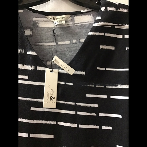 🌟DKR Lattice Sleeve V-Neck Top - Picture 4 of 6